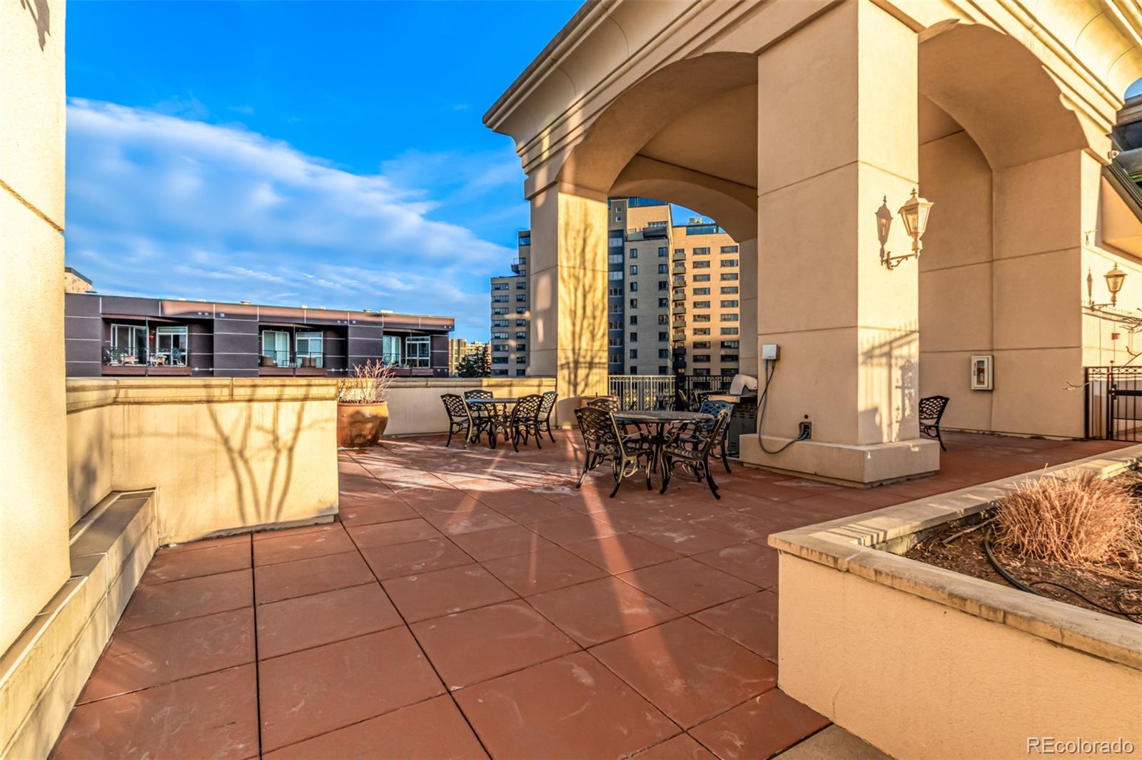 MLS Image #27 for 975 n lincoln street,denver, Colorado