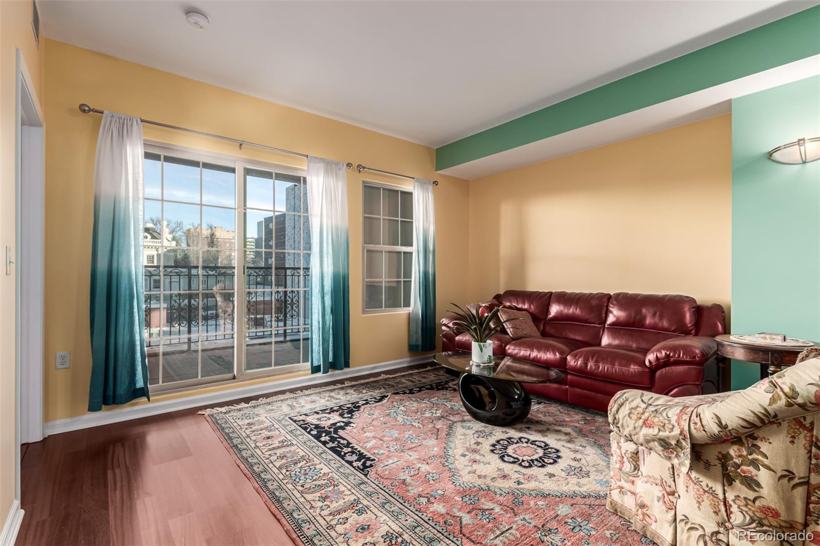 MLS Image #6 for 975 n lincoln street,denver, Colorado