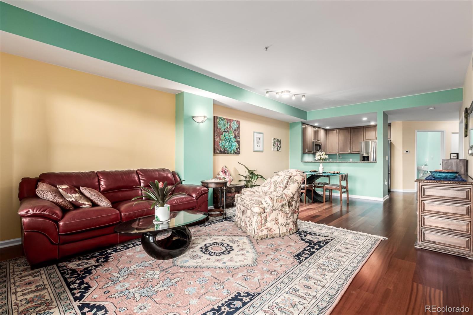 MLS Image #7 for 975 n lincoln street,denver, Colorado