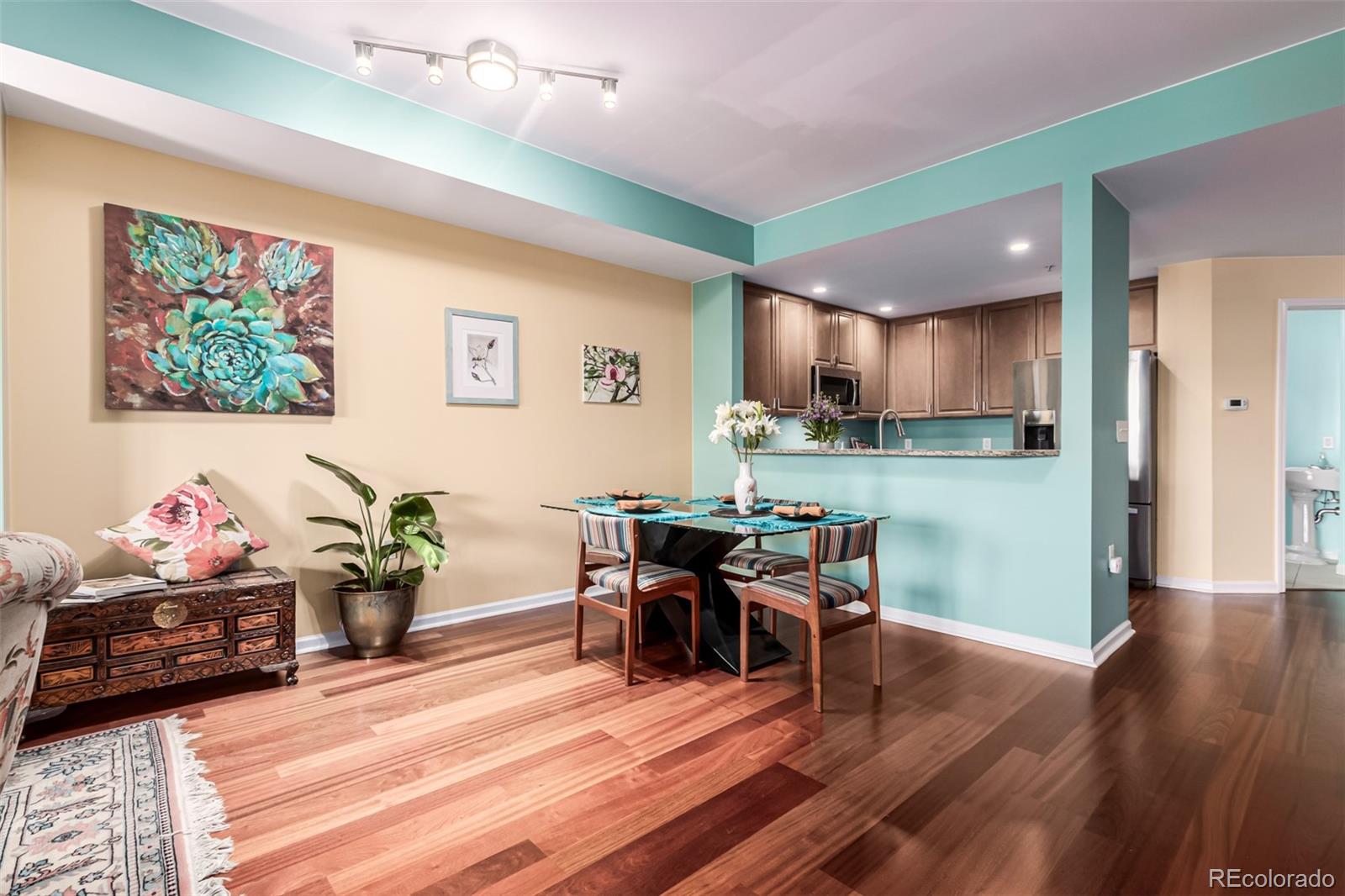 MLS Image #8 for 975 n lincoln street,denver, Colorado