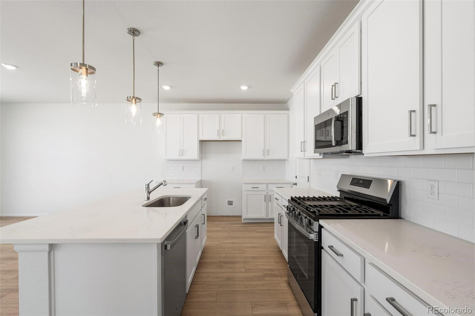 MLS Image #10 for 47389  magnolia avenue,bennett, Colorado