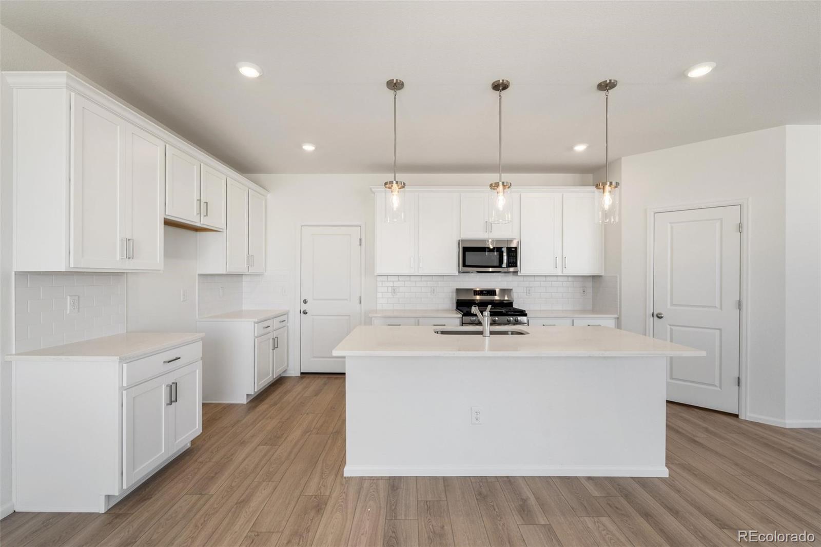 MLS Image #12 for 47389  magnolia avenue,bennett, Colorado
