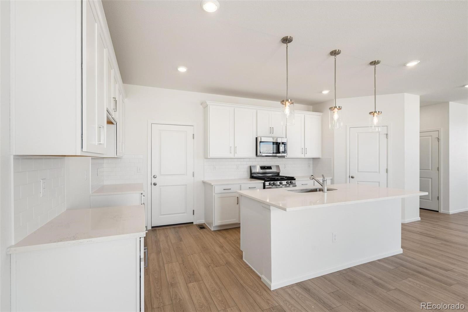 MLS Image #13 for 47389  magnolia avenue,bennett, Colorado