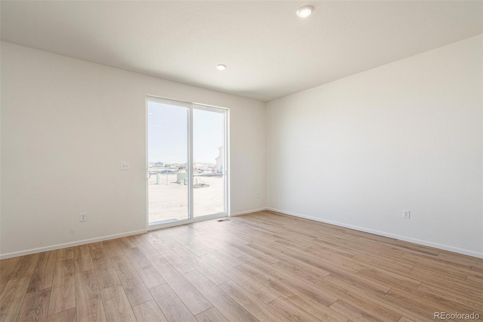 MLS Image #15 for 47389  magnolia avenue,bennett, Colorado