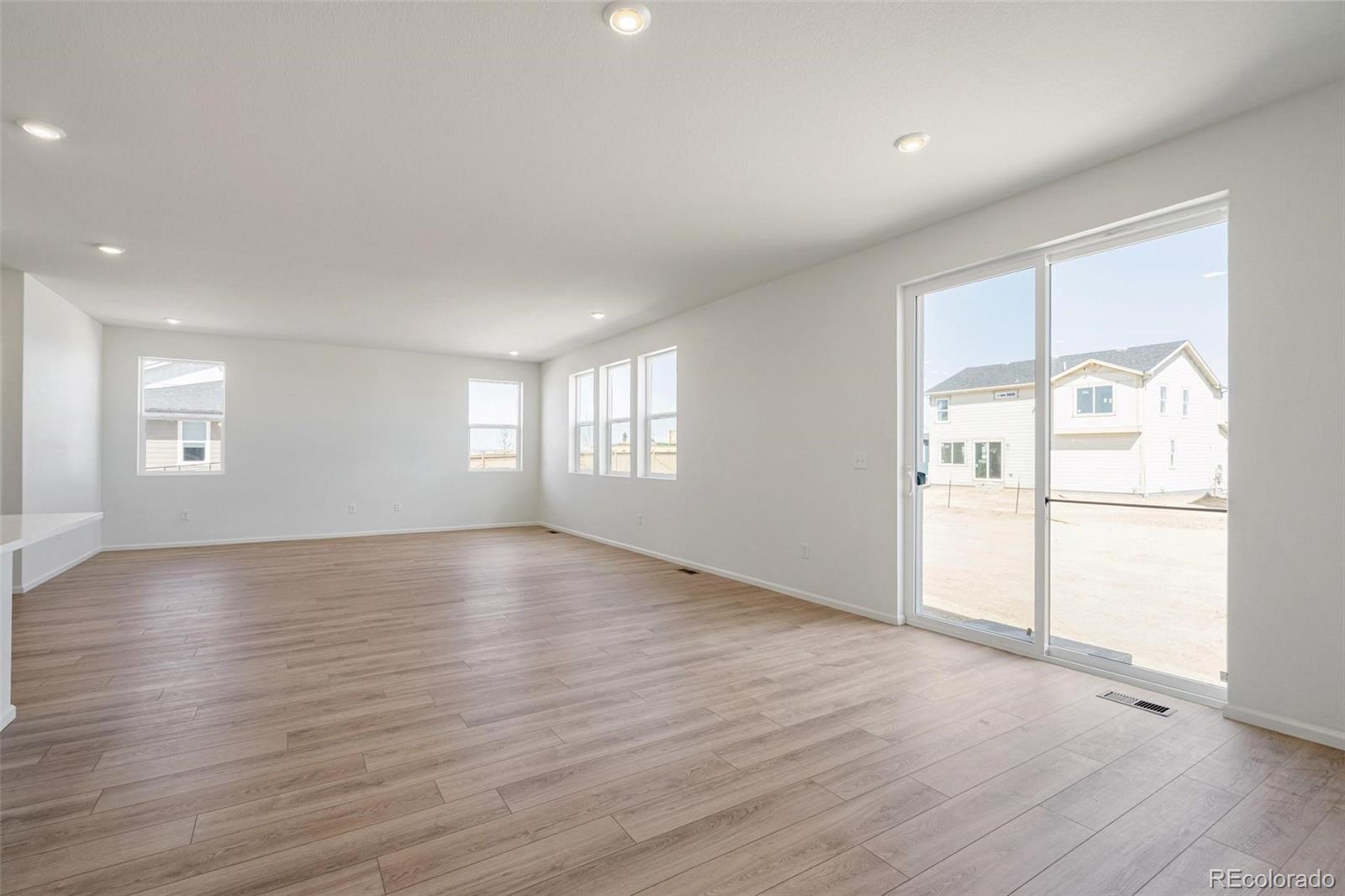 MLS Image #16 for 47389  magnolia avenue,bennett, Colorado