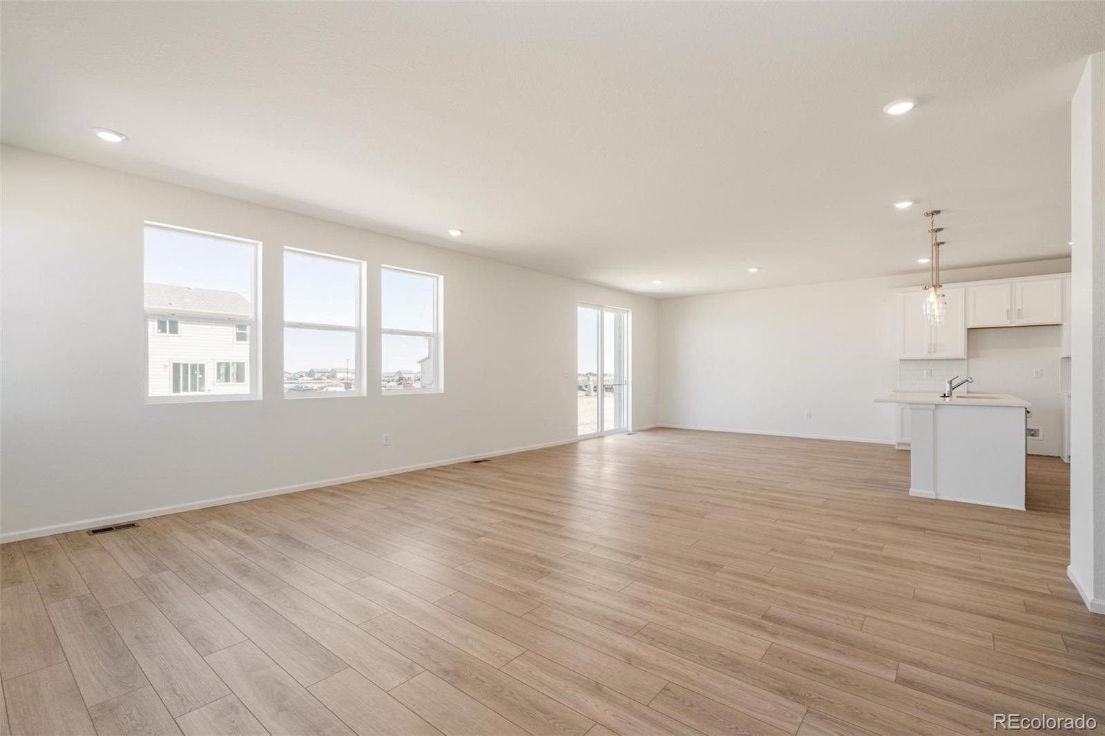 MLS Image #5 for 47389  magnolia avenue,bennett, Colorado
