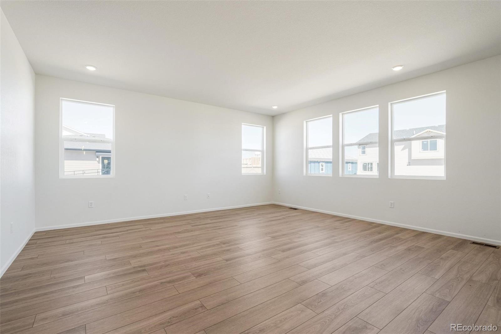 MLS Image #7 for 47389  magnolia avenue,bennett, Colorado