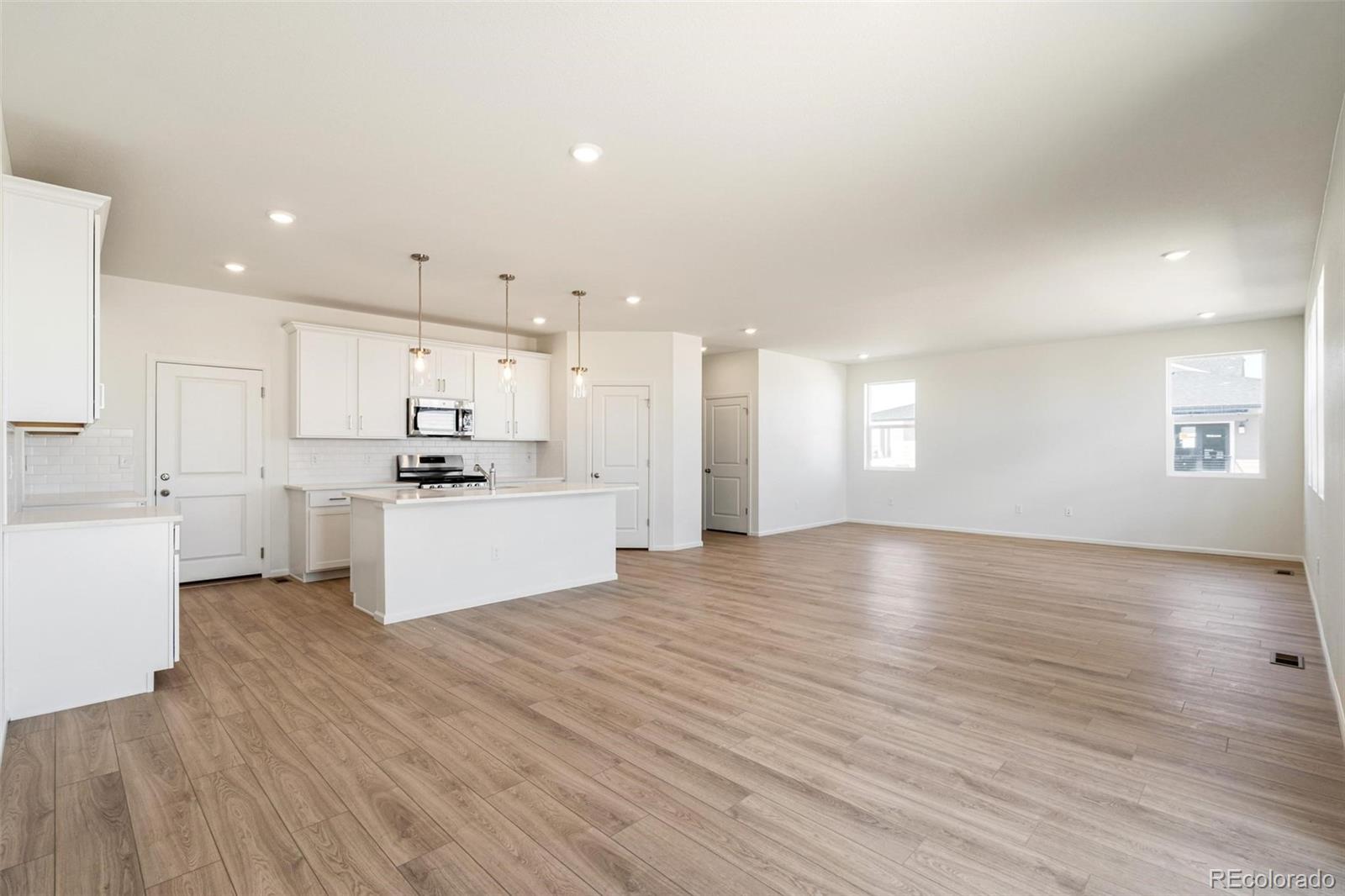MLS Image #8 for 47389  magnolia avenue,bennett, Colorado