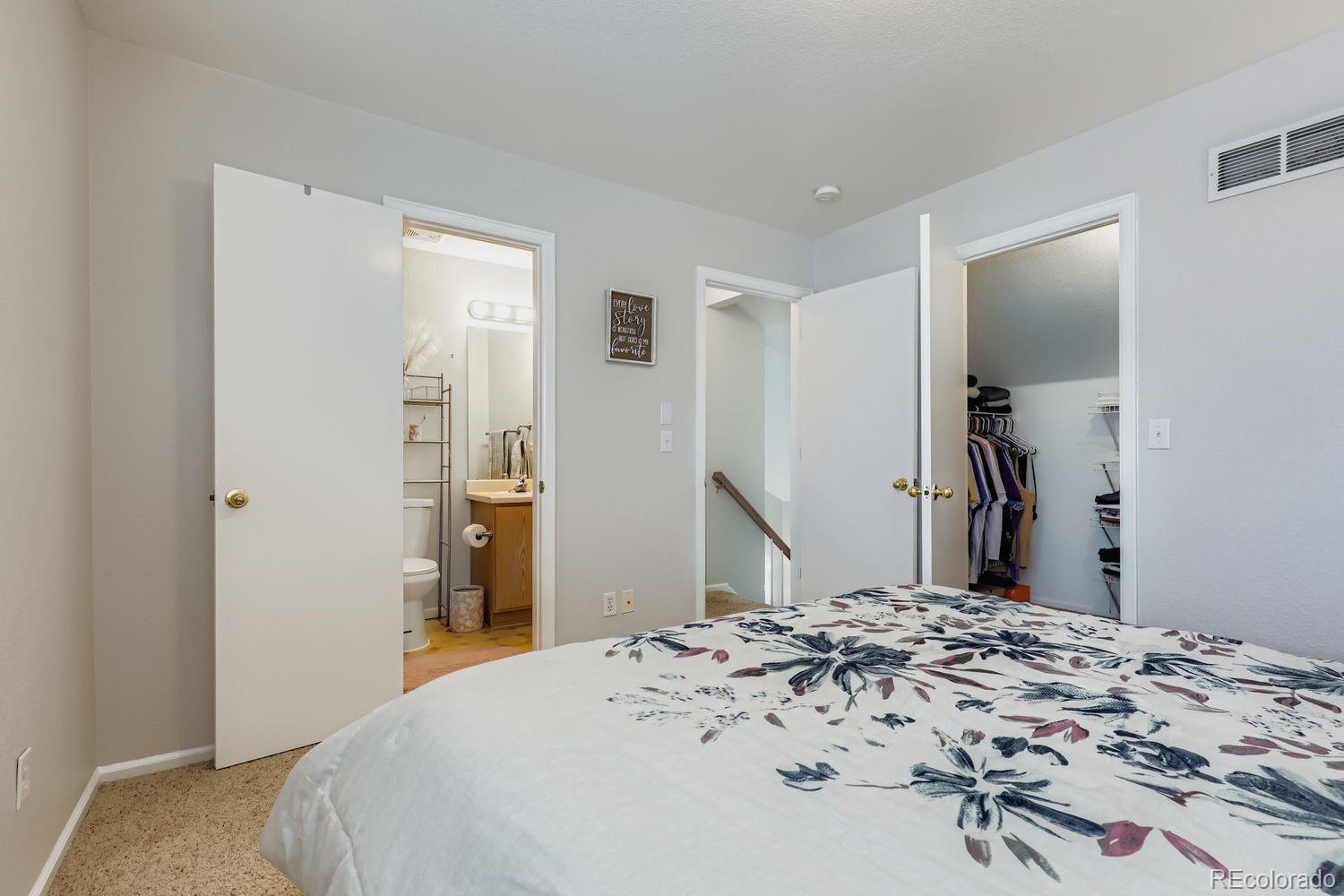MLS Image #11 for 20644 e 47th avenue,denver, Colorado