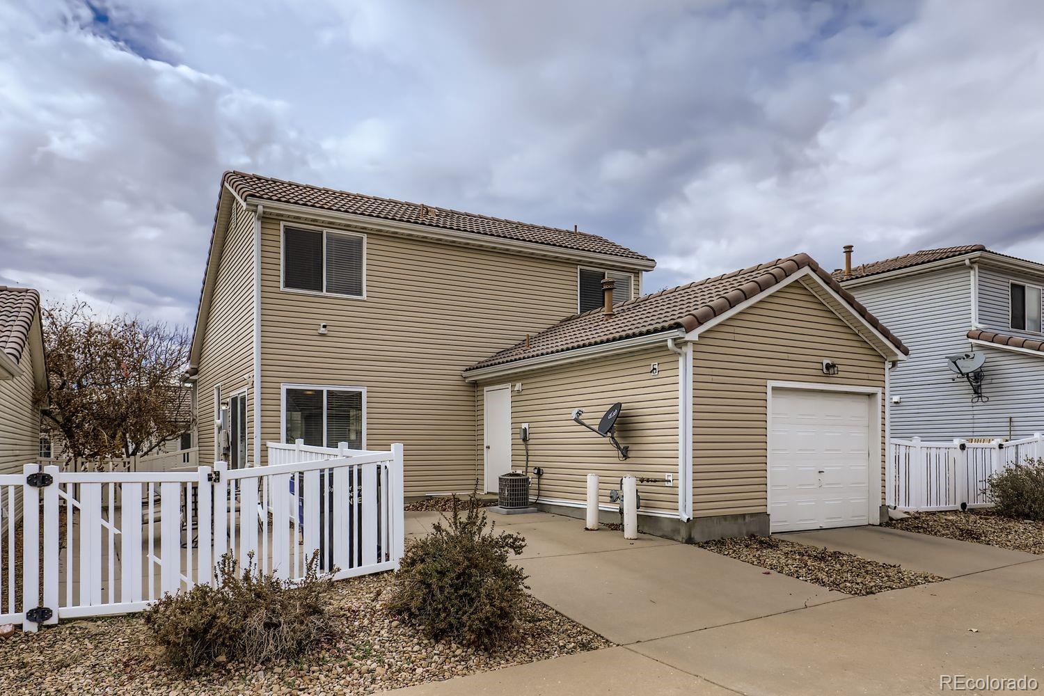 MLS Image #15 for 20644 e 47th avenue,denver, Colorado