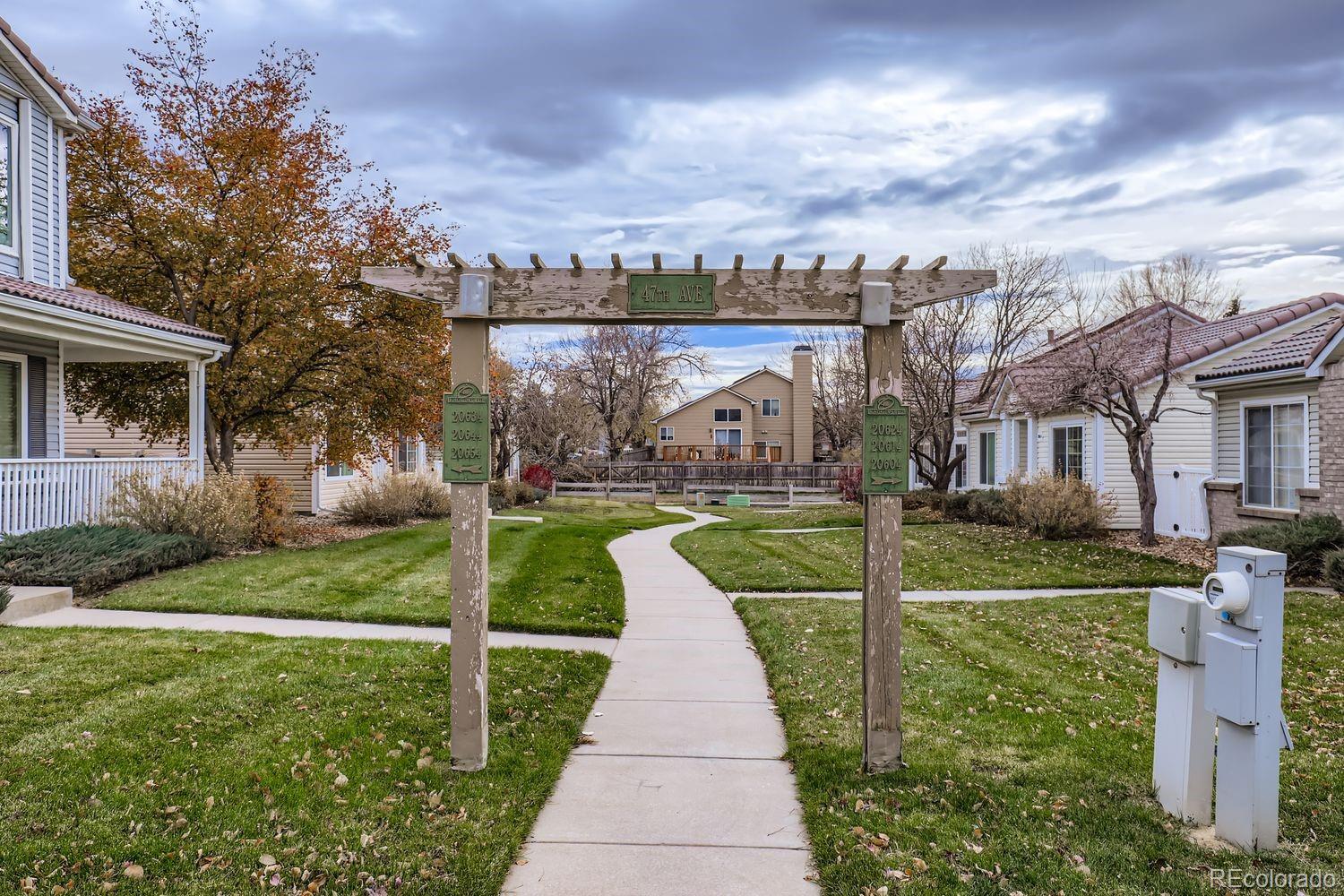 MLS Image #17 for 20644 e 47th avenue,denver, Colorado