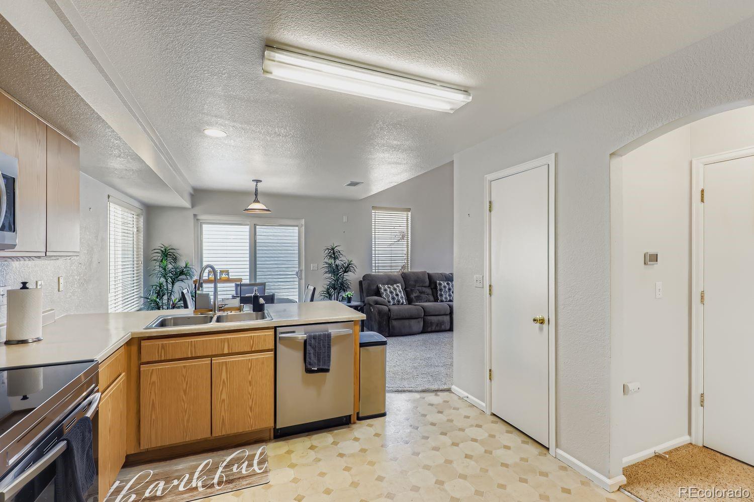 MLS Image #8 for 20644 e 47th avenue,denver, Colorado