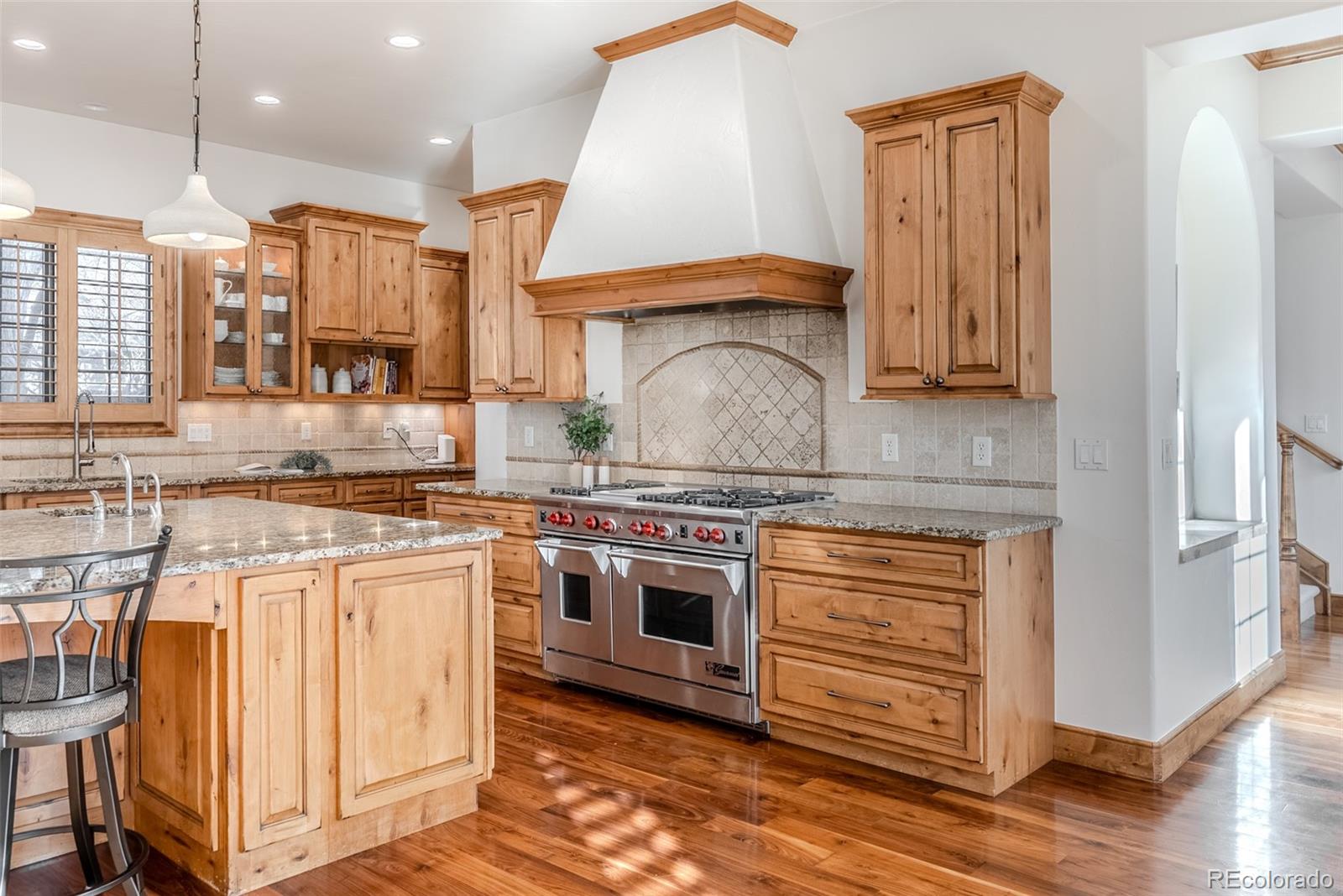 MLS Image #10 for 2515 s fillmore street,denver, Colorado