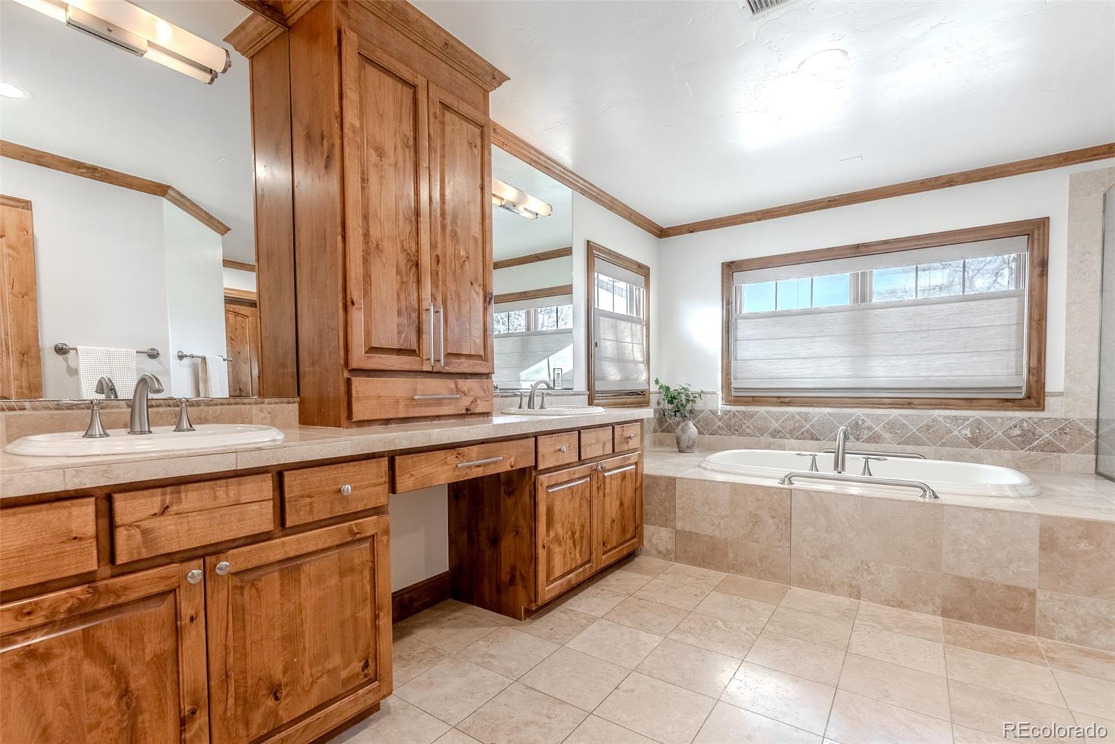 MLS Image #21 for 2515 s fillmore street,denver, Colorado