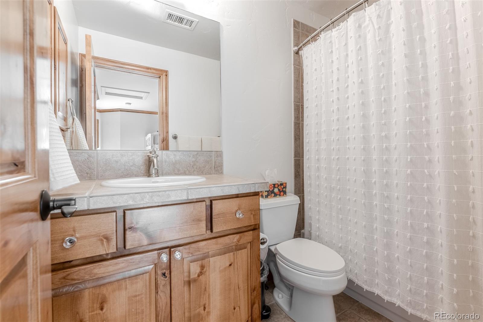 MLS Image #24 for 2515 s fillmore street,denver, Colorado