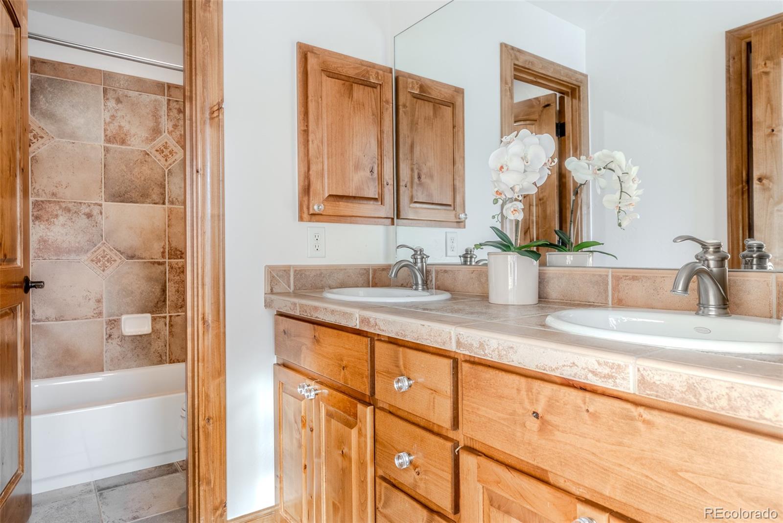 MLS Image #26 for 2515 s fillmore street,denver, Colorado