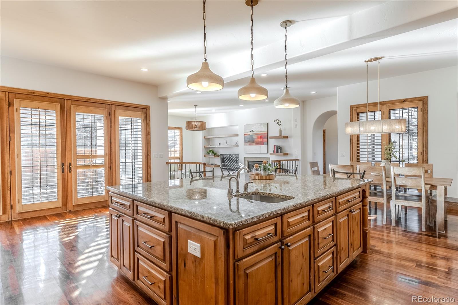 MLS Image #9 for 2515 s fillmore street,denver, Colorado
