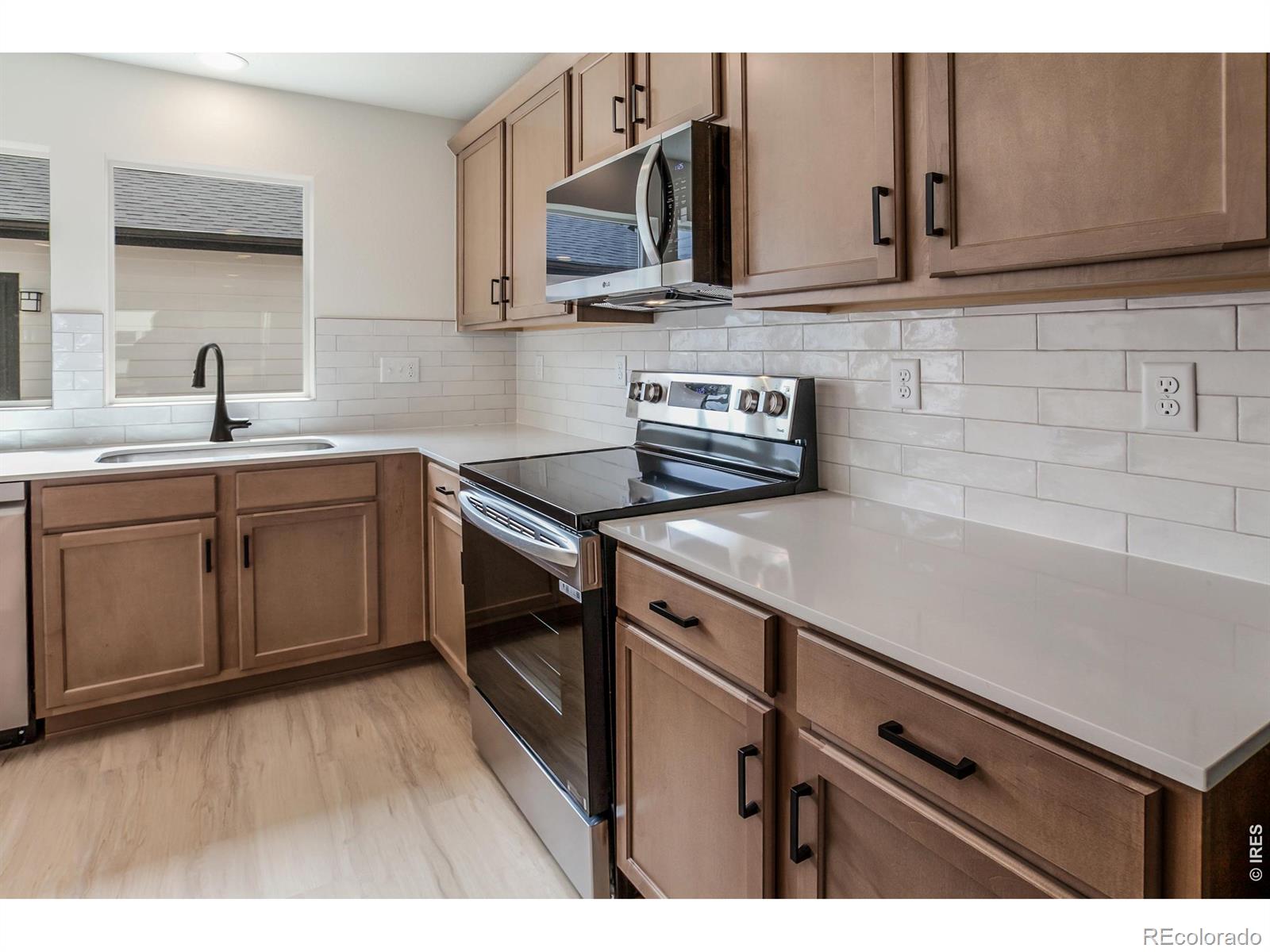 MLS Image #17 for 945  trumpet lane,windsor, Colorado