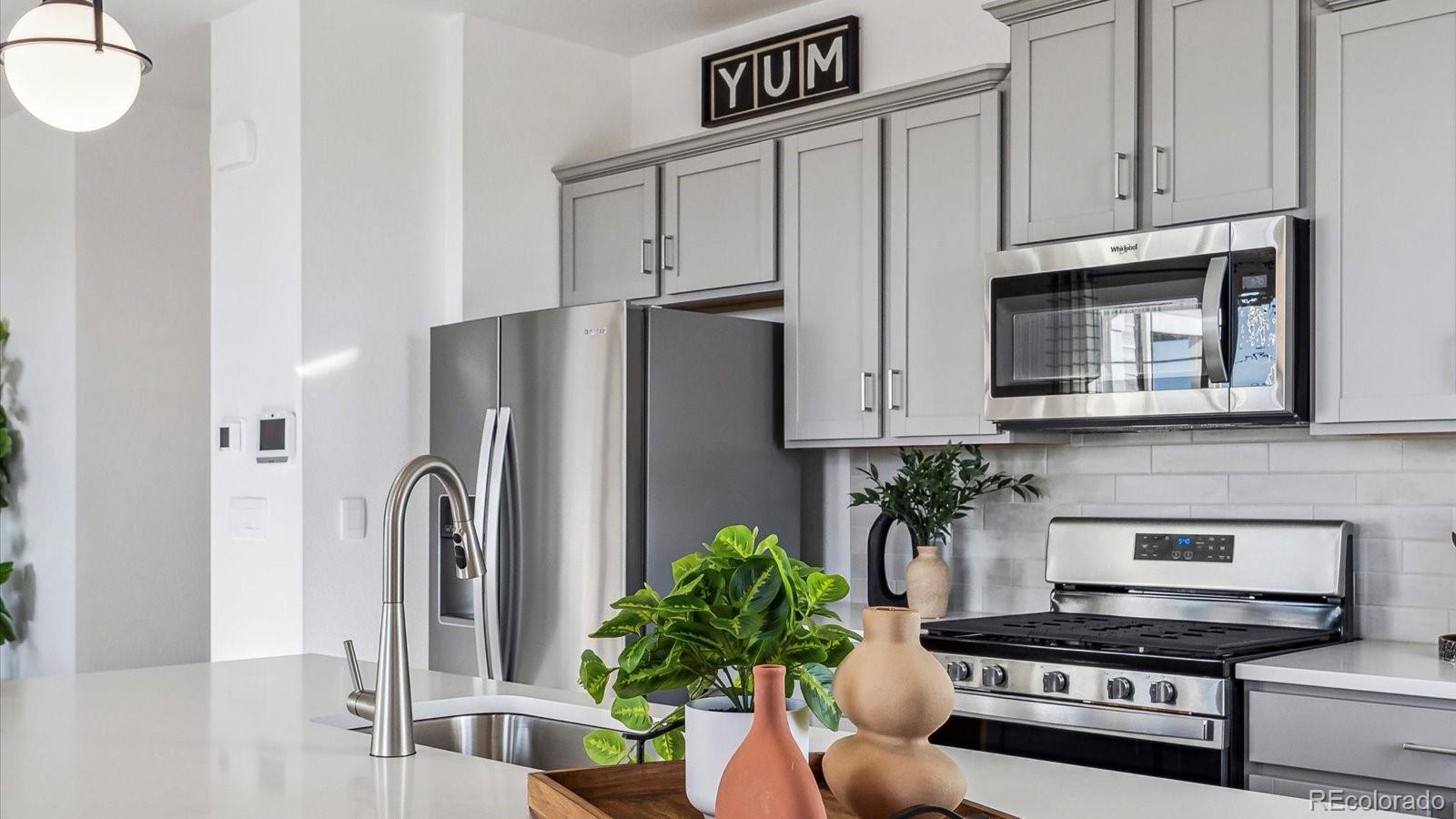 MLS Image #13 for 914  logan peak way,berthoud, Colorado