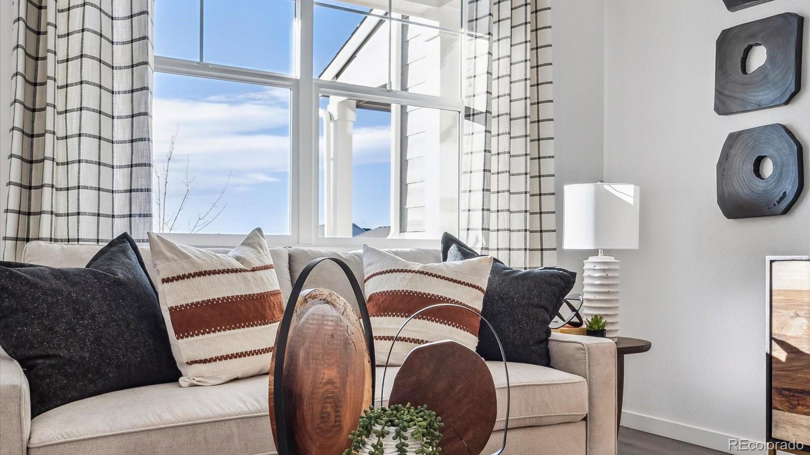 MLS Image #5 for 914  logan peak way,berthoud, Colorado