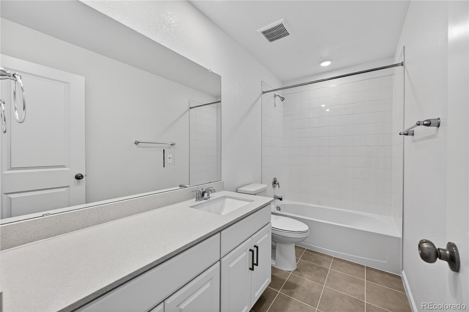 MLS Image #14 for 28450 e 4th place,watkins, Colorado