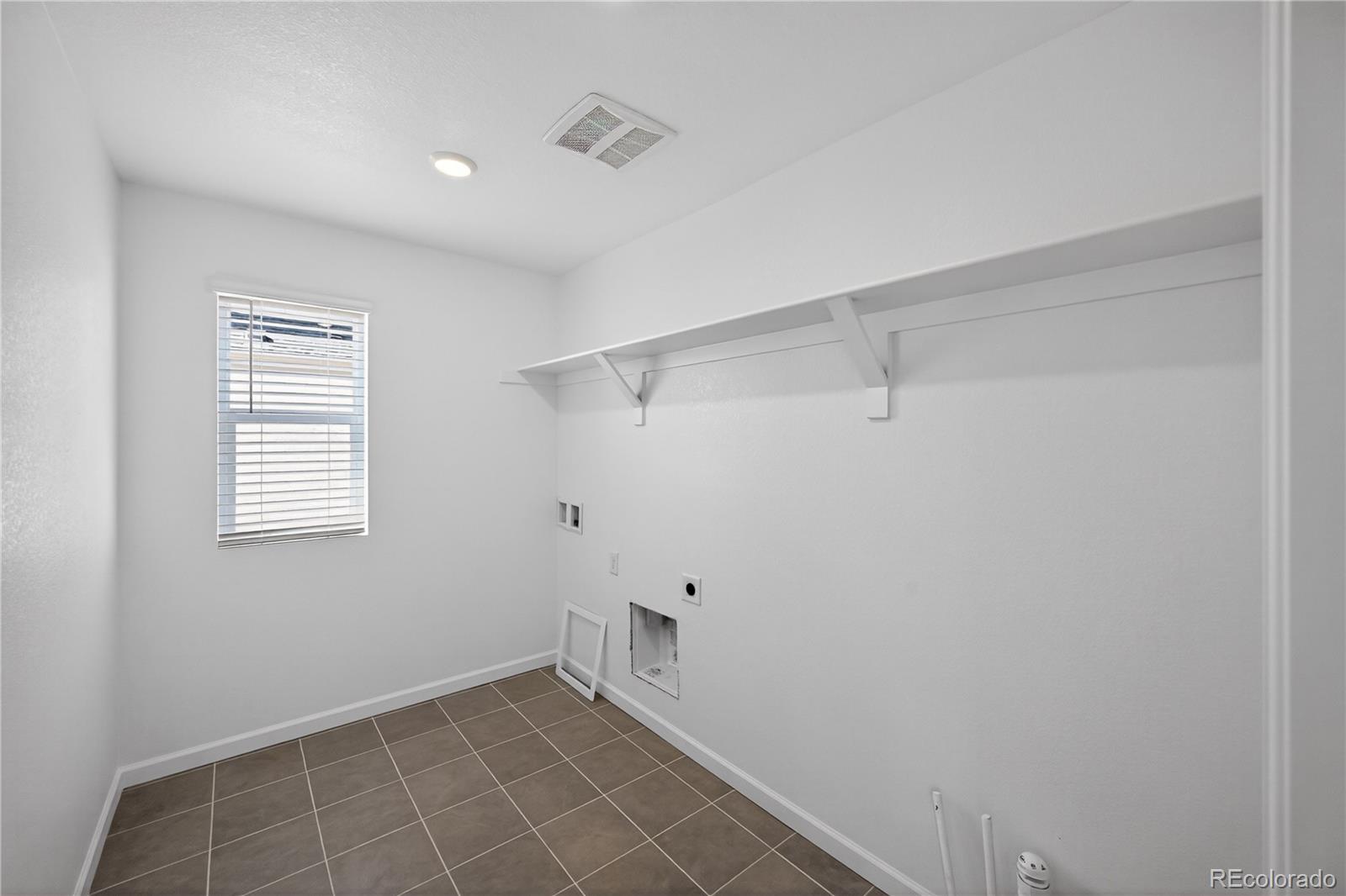 MLS Image #15 for 28450 e 4th place,watkins, Colorado