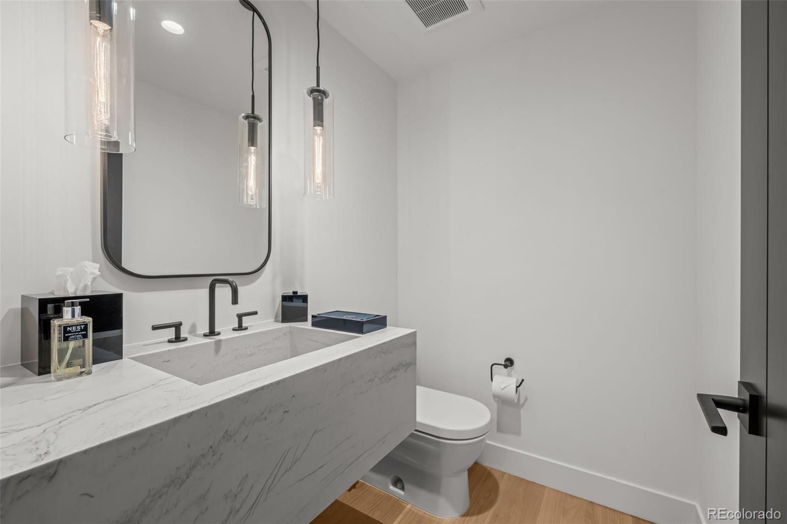 MLS Image #39 for 600 s franklin street,denver, Colorado