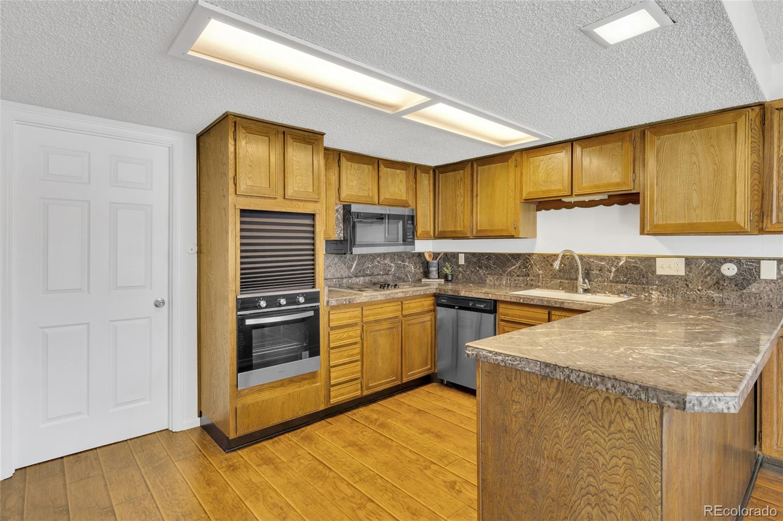 MLS Image #7 for 7165 s vine circle,centennial, Colorado