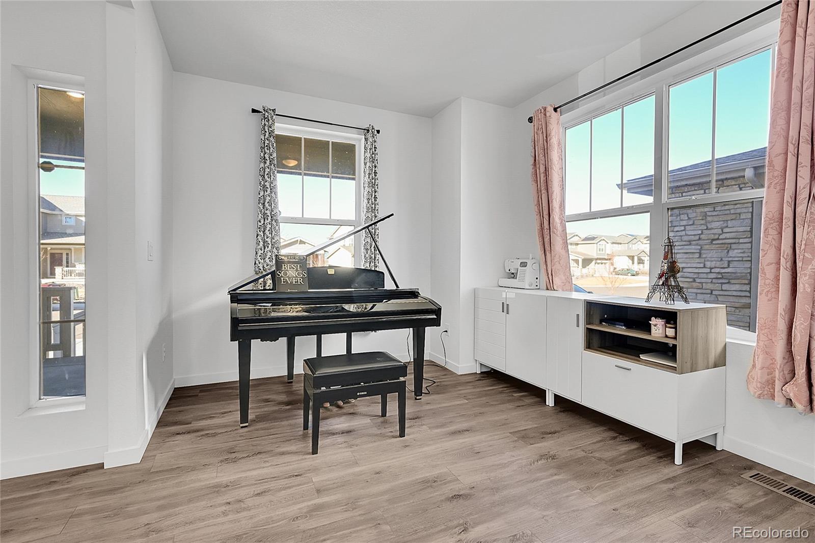MLS Image #5 for 903  crestone street,johnstown, Colorado