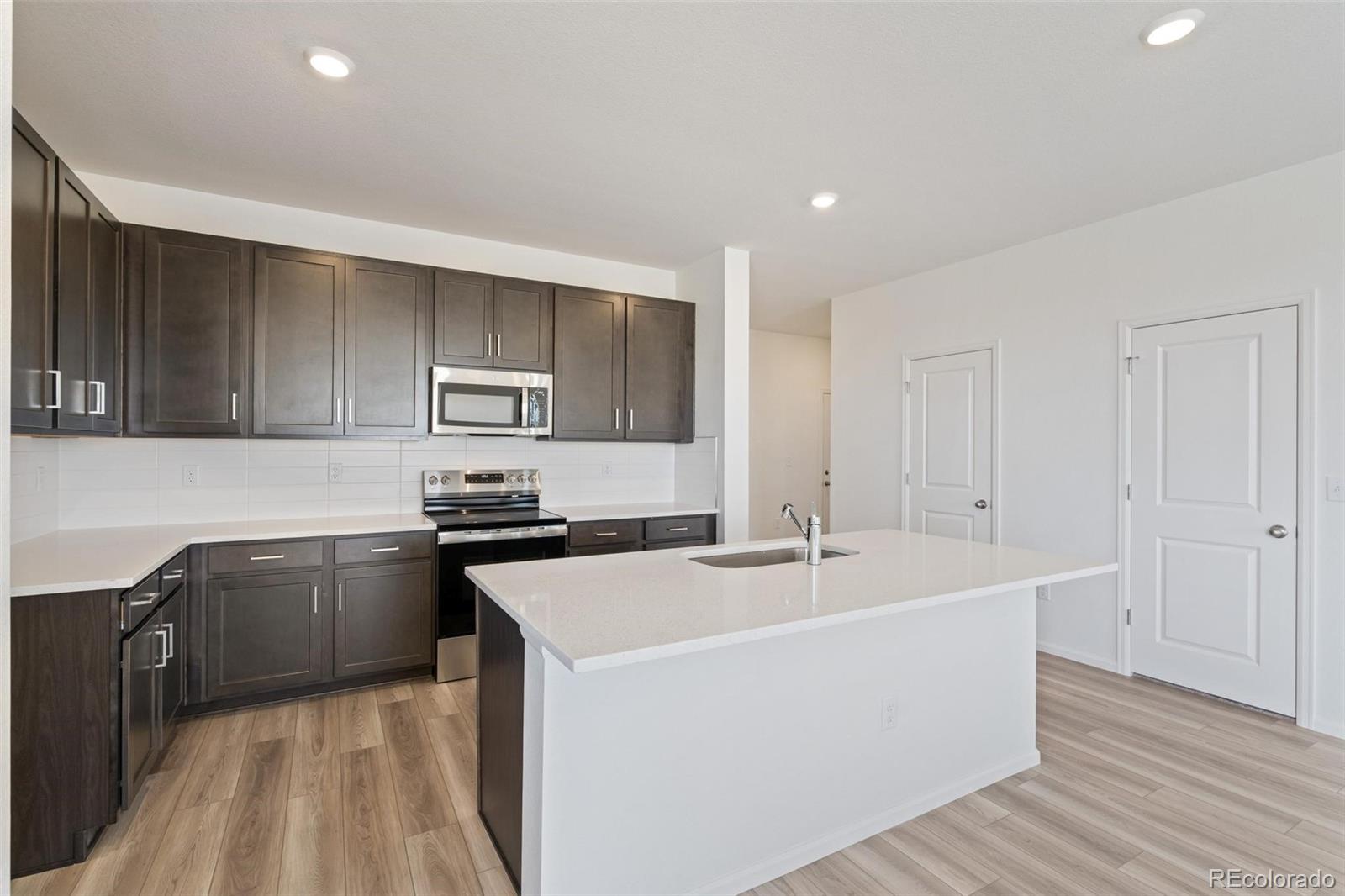 MLS Image #10 for 47409  magnolia avenue,bennett, Colorado