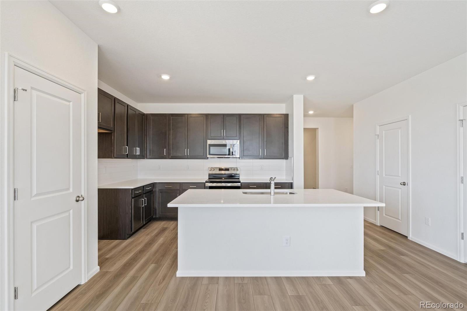 MLS Image #11 for 47409  magnolia avenue,bennett, Colorado