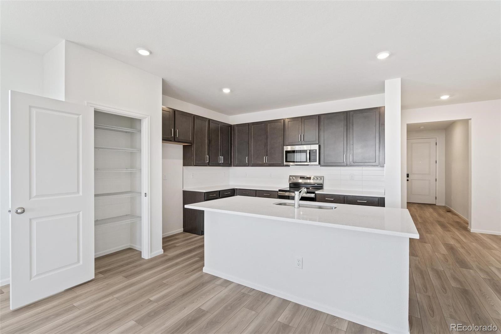 MLS Image #12 for 47409  magnolia avenue,bennett, Colorado