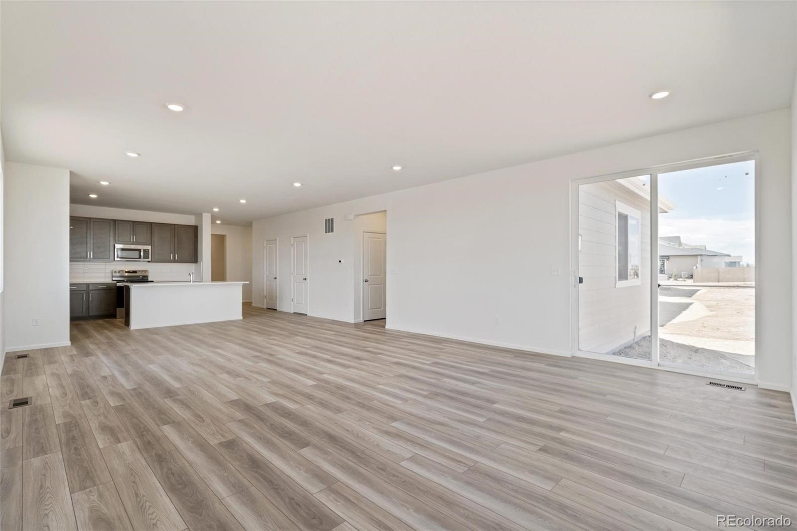 MLS Image #5 for 47409  magnolia avenue,bennett, Colorado