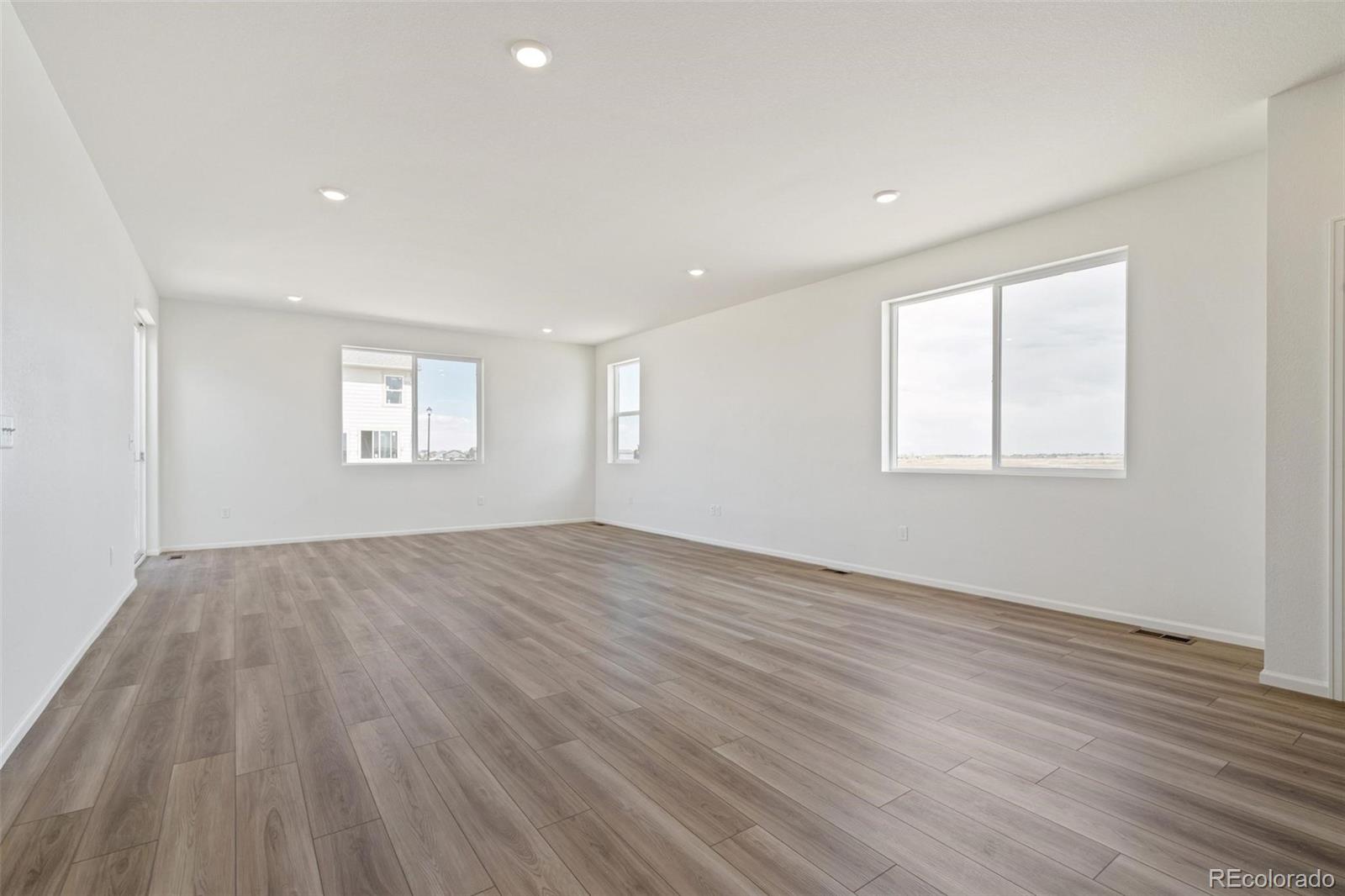 MLS Image #7 for 47409  magnolia avenue,bennett, Colorado