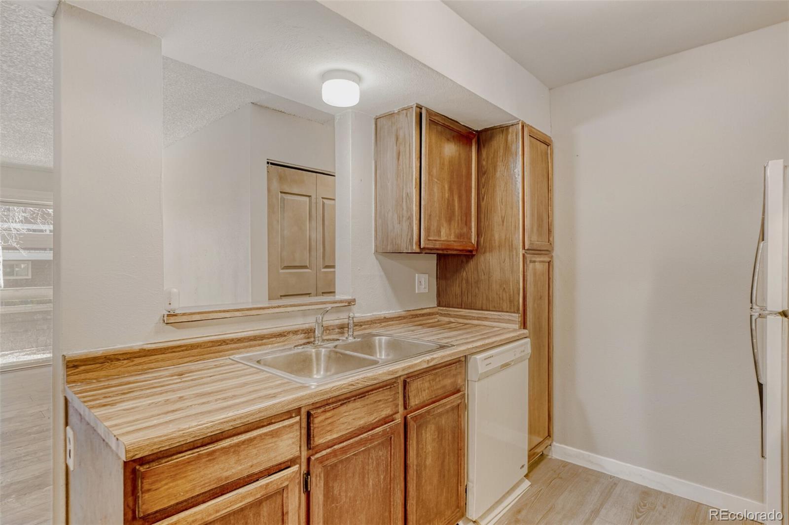 MLS Image #10 for 1074 s dearborn street 108,aurora, Colorado