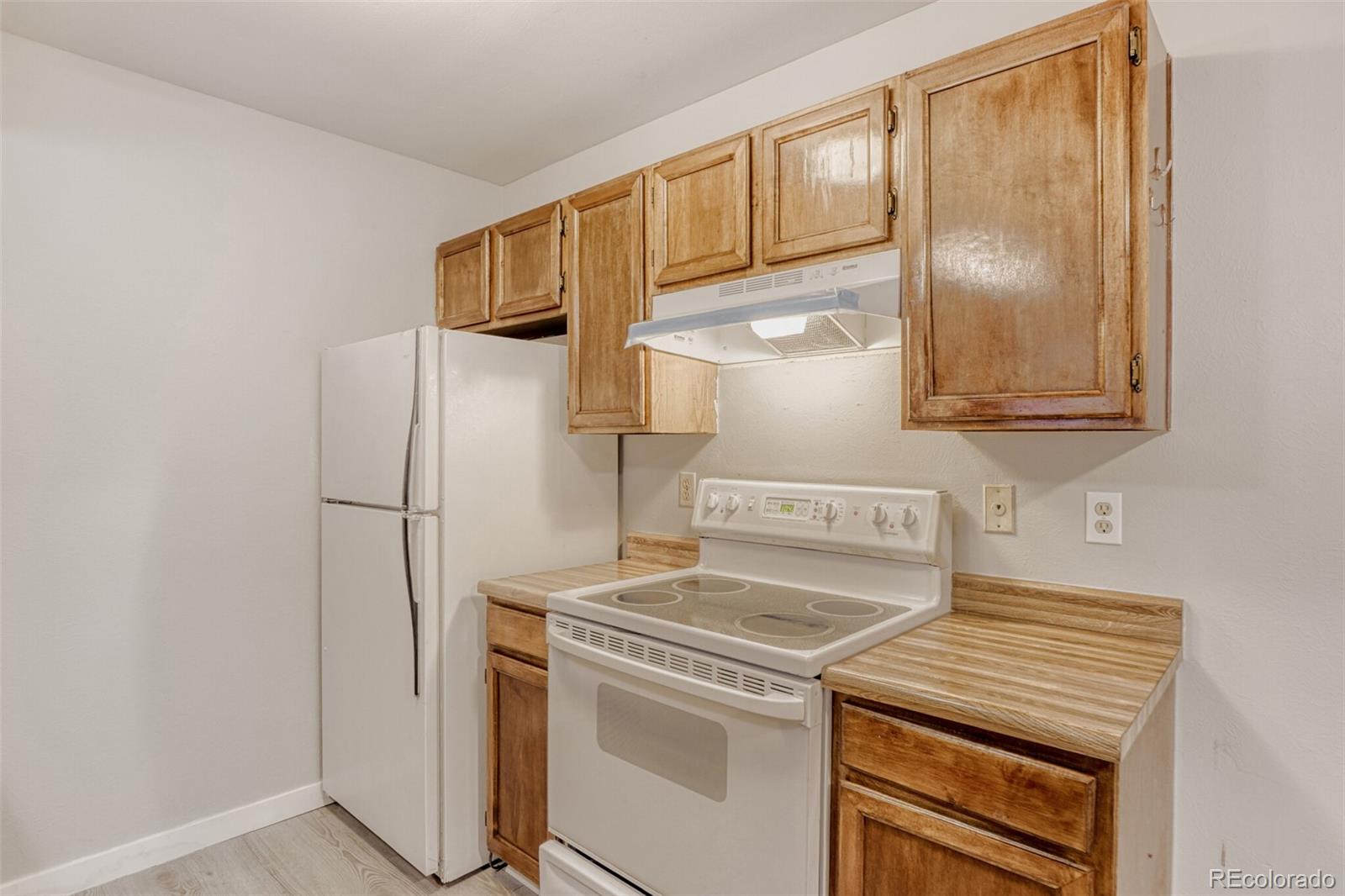 MLS Image #11 for 1074 s dearborn street 108,aurora, Colorado