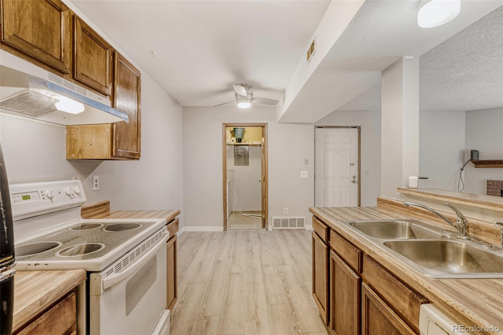 MLS Image #12 for 1074 s dearborn street 108,aurora, Colorado