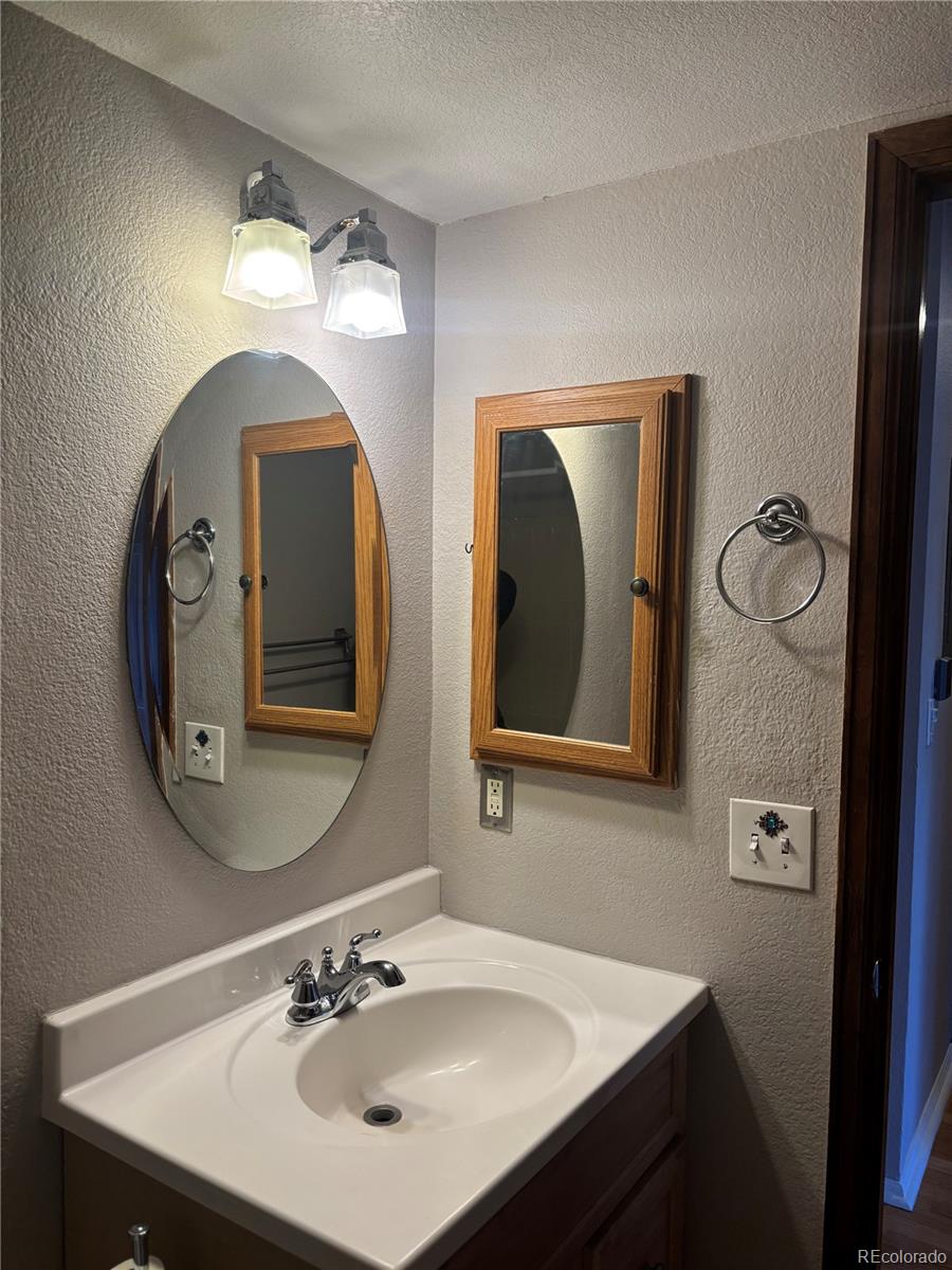MLS Image #17 for 826 s vance street e,lakewood, Colorado