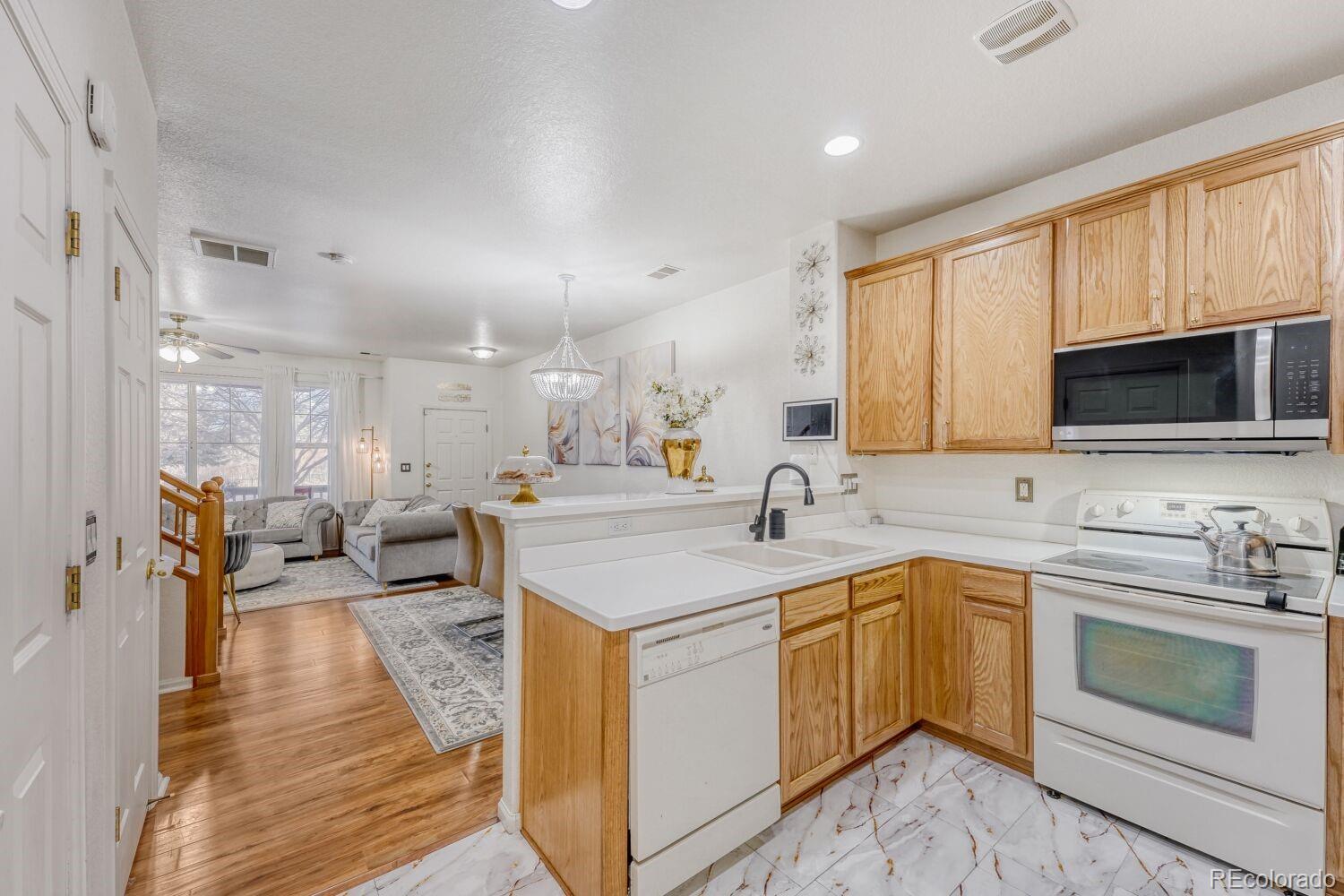 MLS Image #4 for 588 s mobile place ,aurora, Colorado