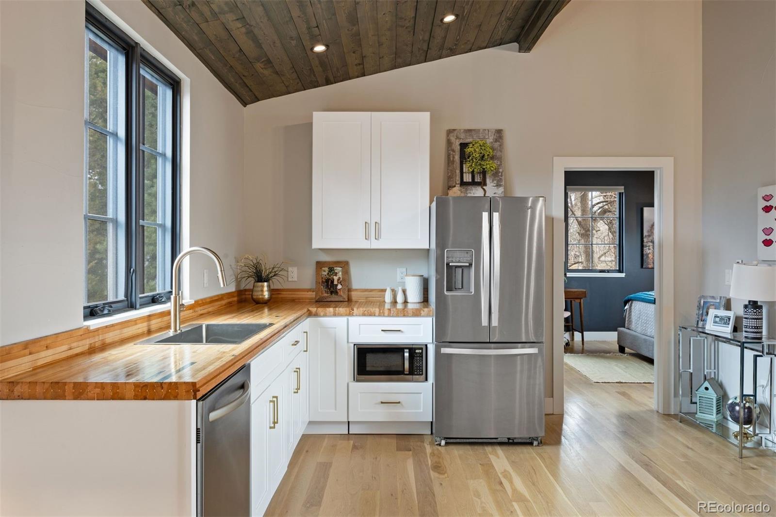 MLS Image #41 for 1055 s cove way,denver, Colorado