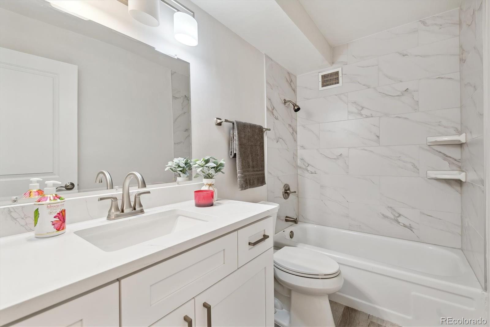 MLS Image #16 for 715 s alton way 5a,denver, Colorado