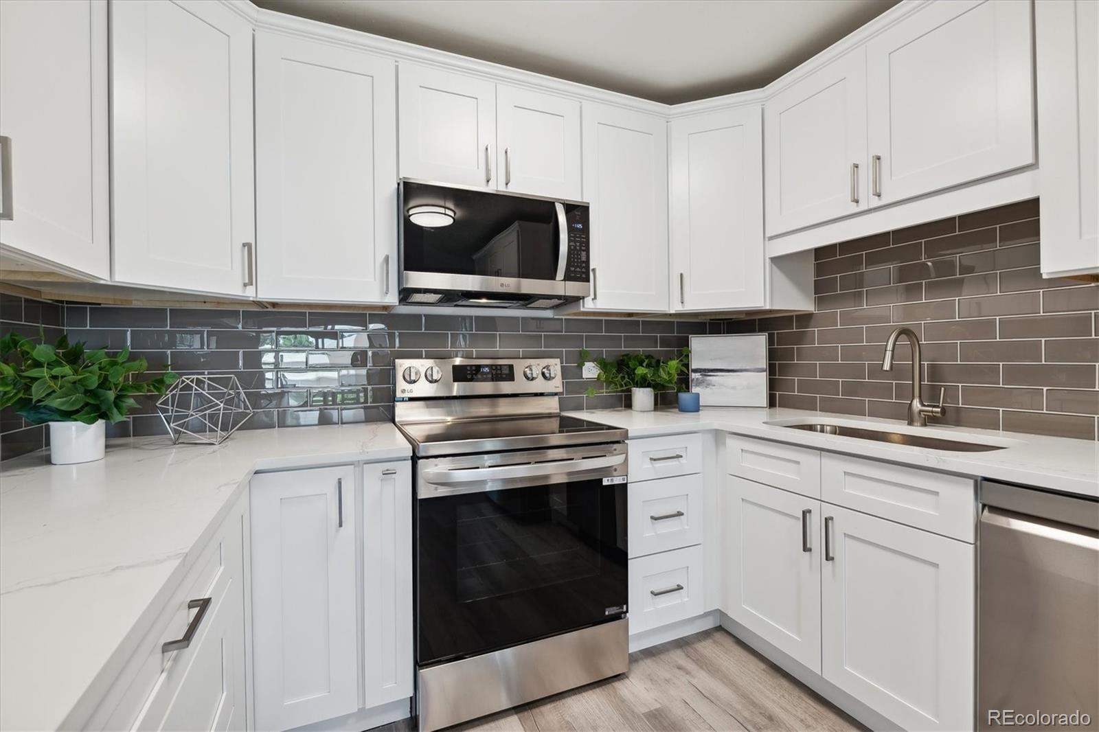 MLS Image #5 for 715 s alton way 5a,denver, Colorado
