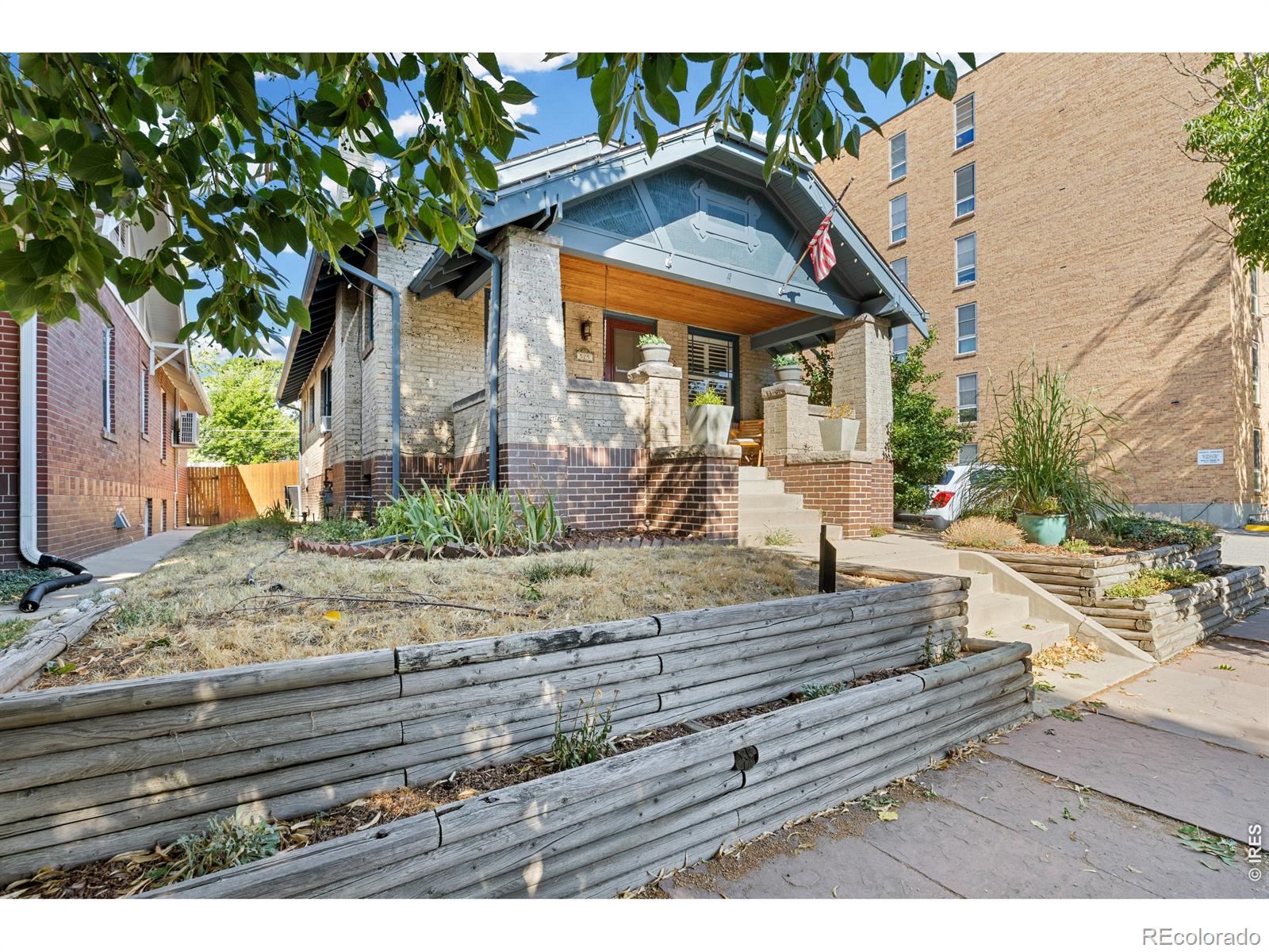 MLS Image #2 for 525 n pearl street,denver, Colorado