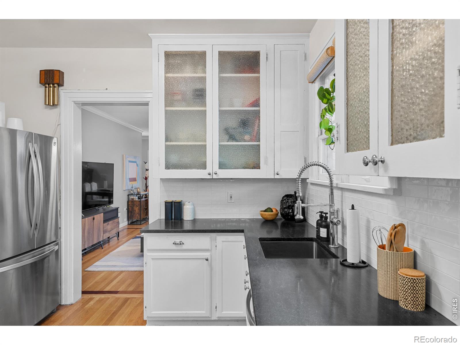 MLS Image #20 for 525 n pearl street,denver, Colorado