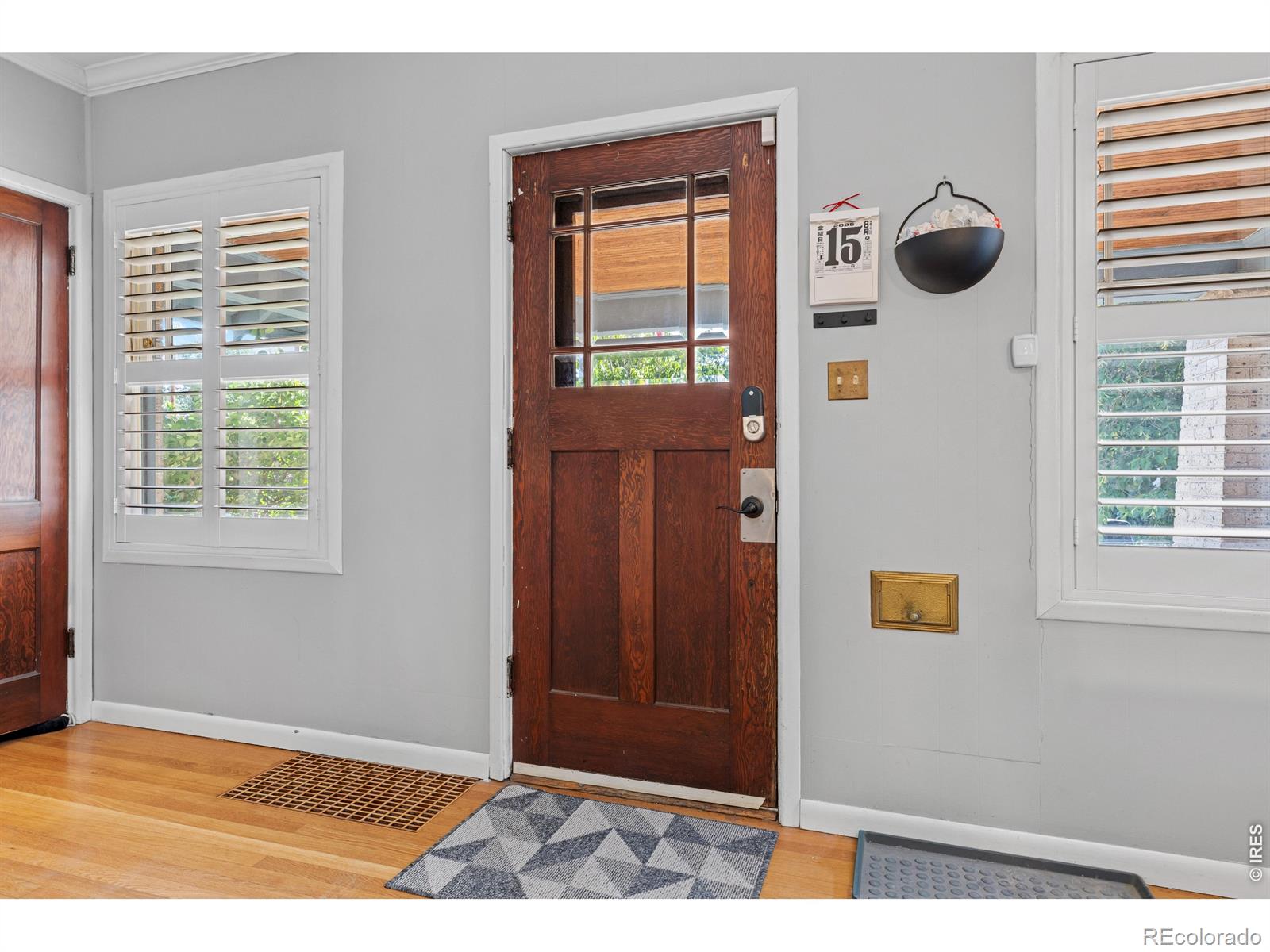 MLS Image #3 for 525 n pearl street,denver, Colorado
