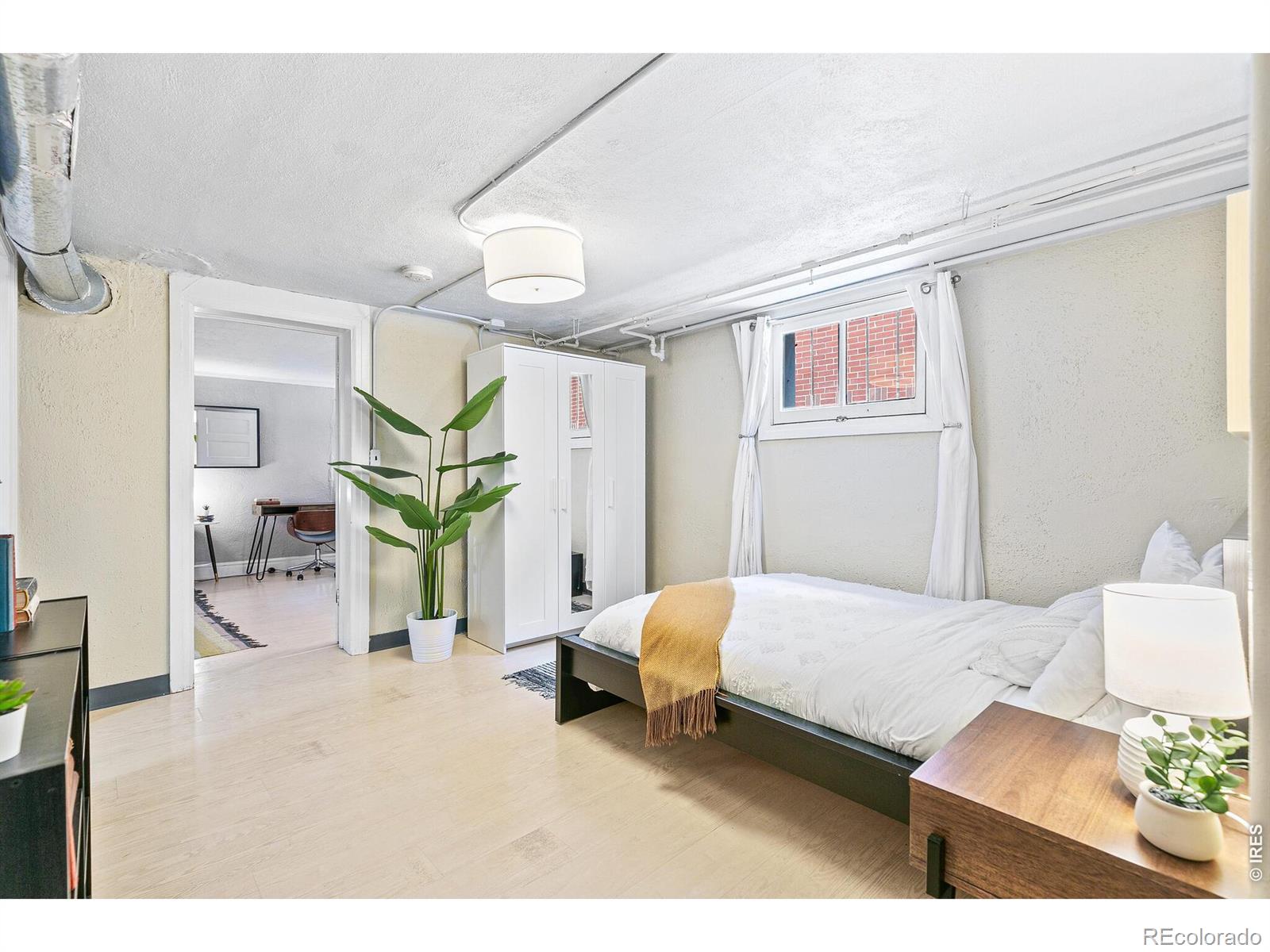 MLS Image #32 for 525 n pearl street,denver, Colorado