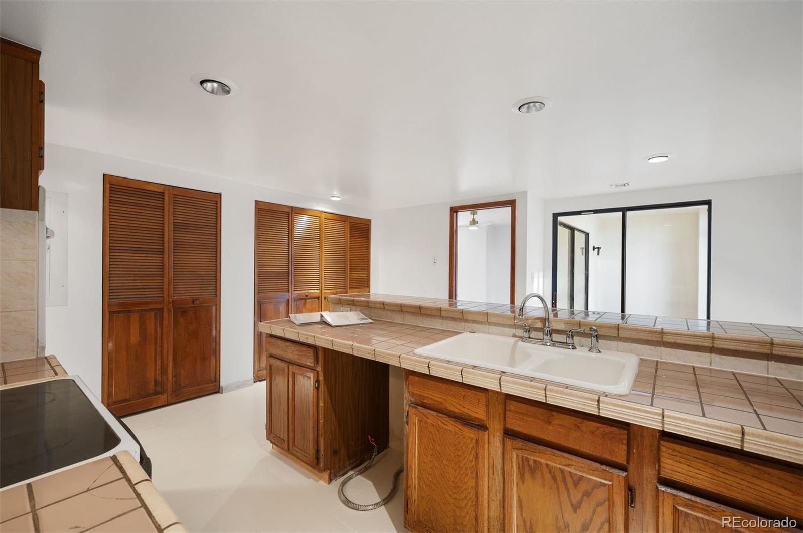 MLS Image #16 for 1777  larimer street 1010,denver, Colorado