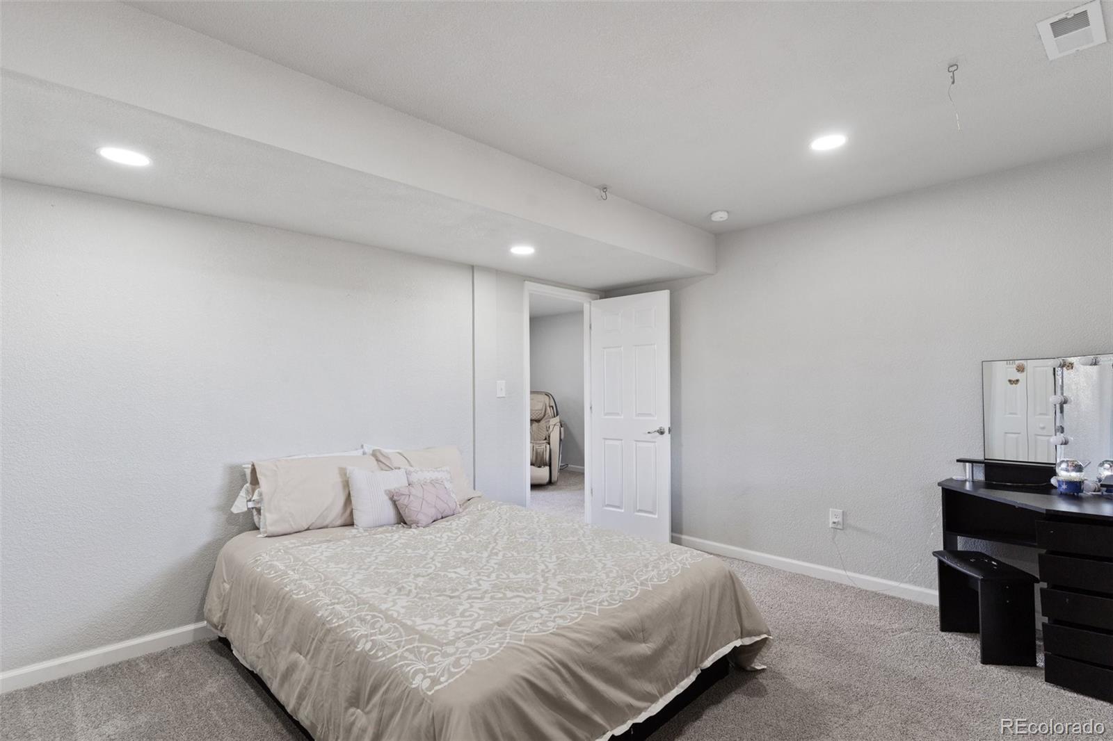 MLS Image #17 for 817 s aguilar lane,pueblo, Colorado