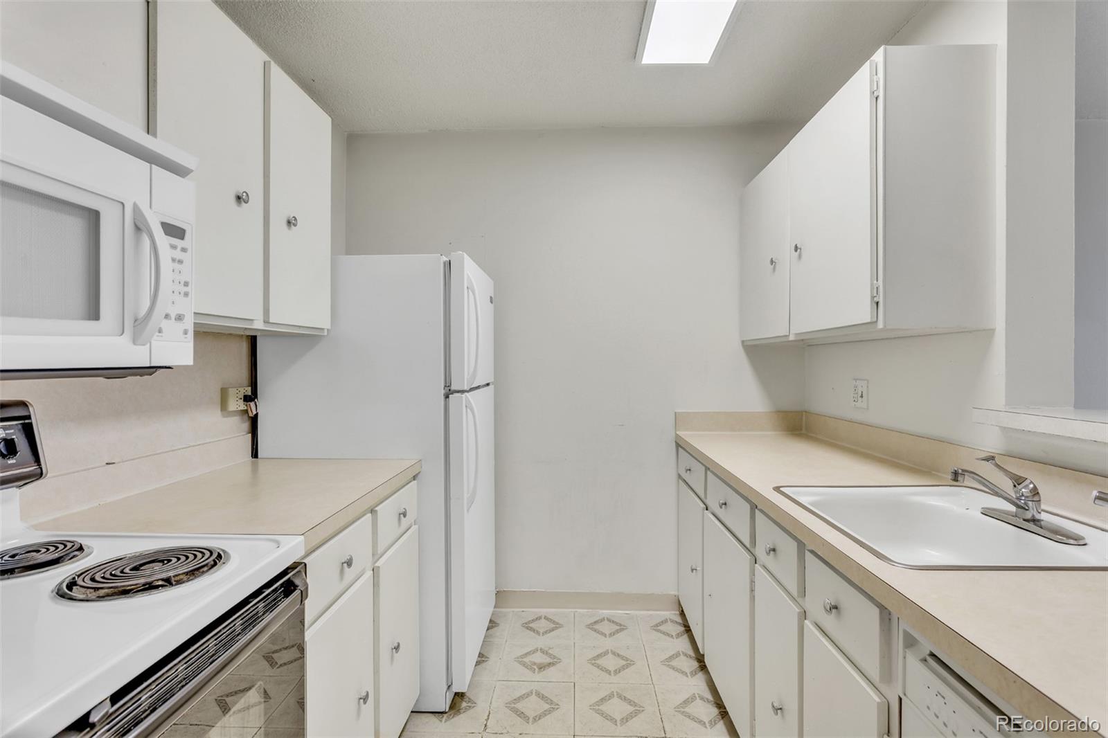 MLS Image #3 for 2231 s vaughn way 315b,aurora, Colorado