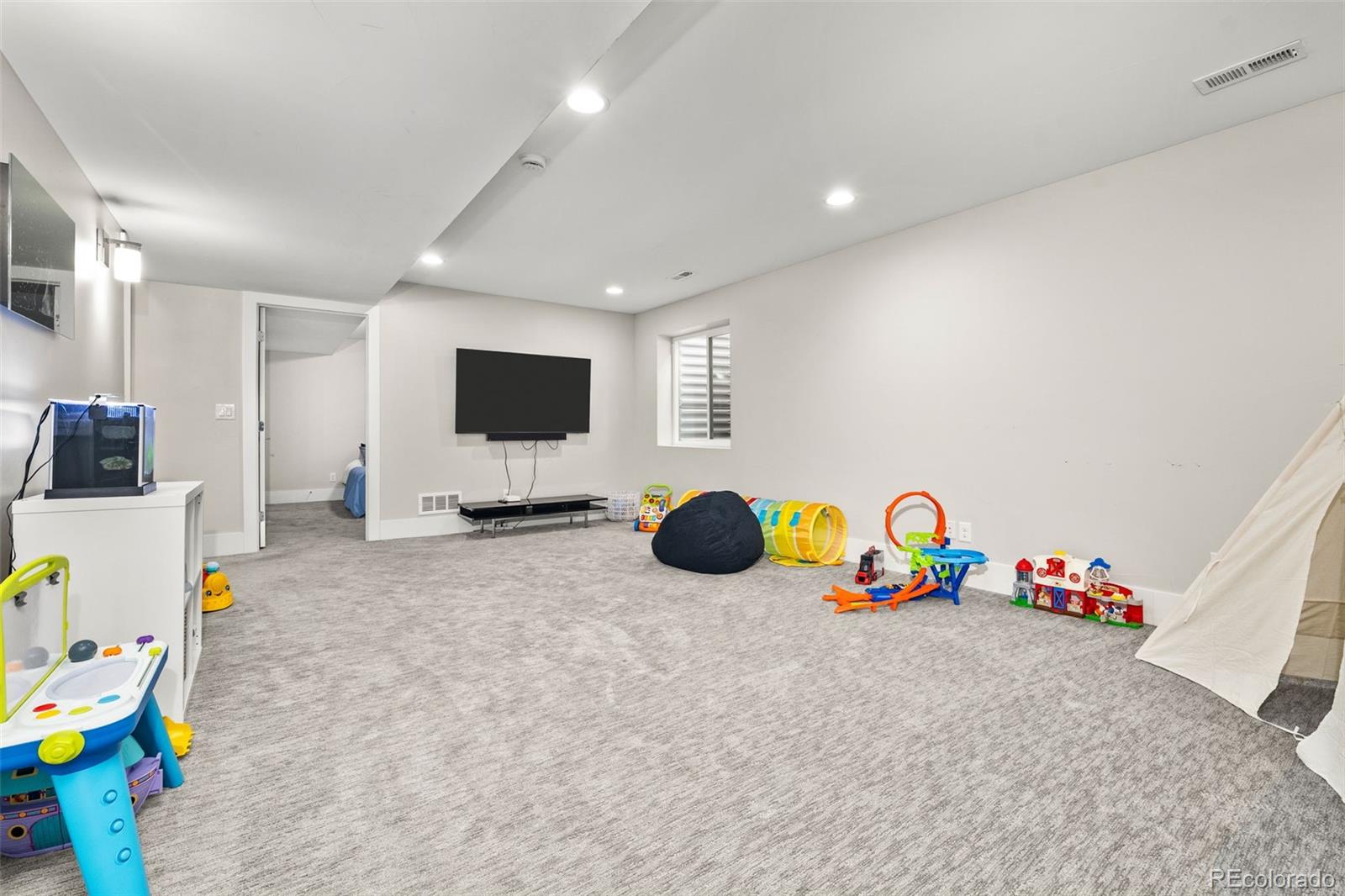 MLS Image #36 for 4477 n vrain street,denver, Colorado